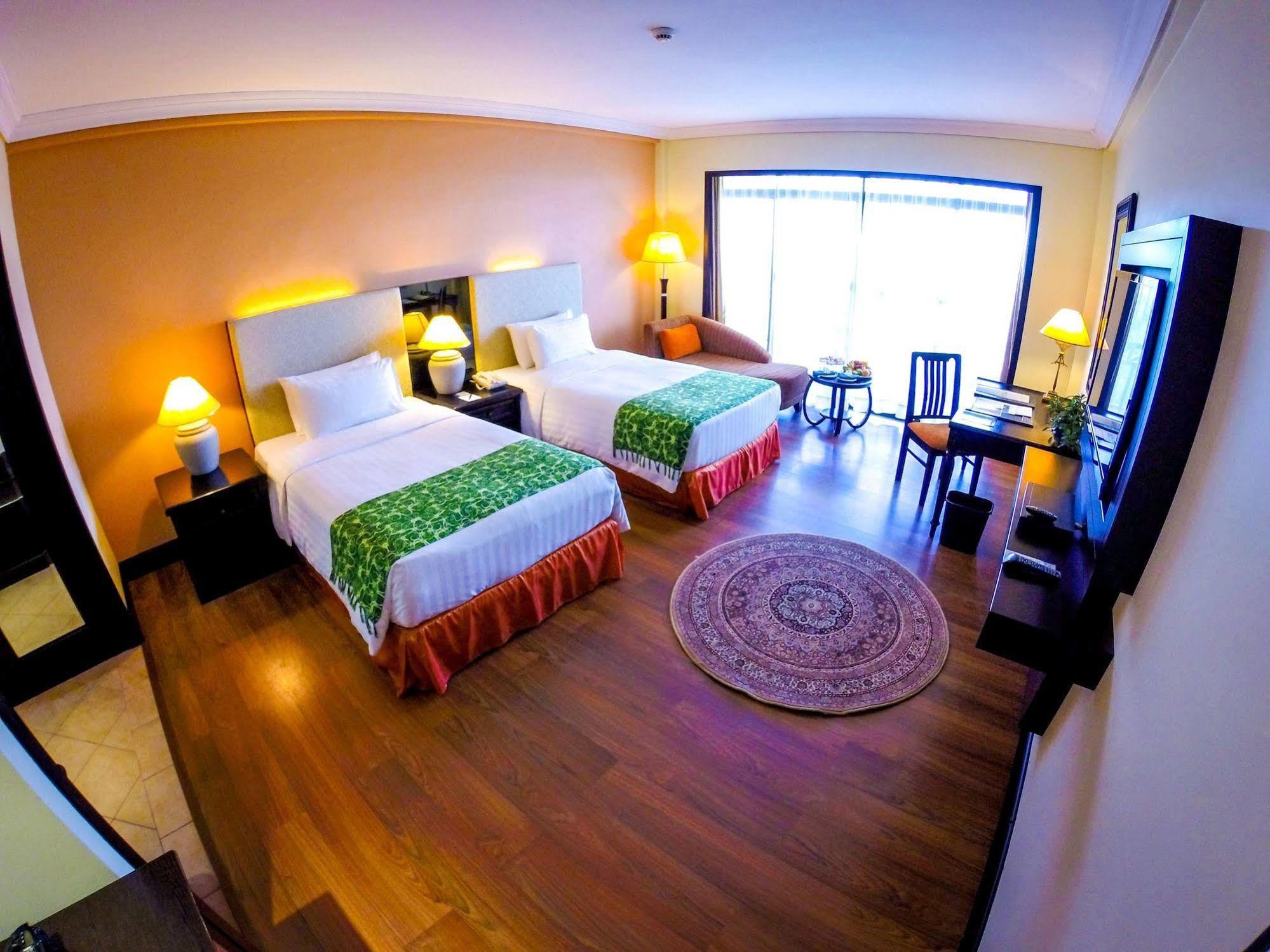 Villa At Nexus Resort & Spa Karambunai Kampong Bikasan Exterior photo