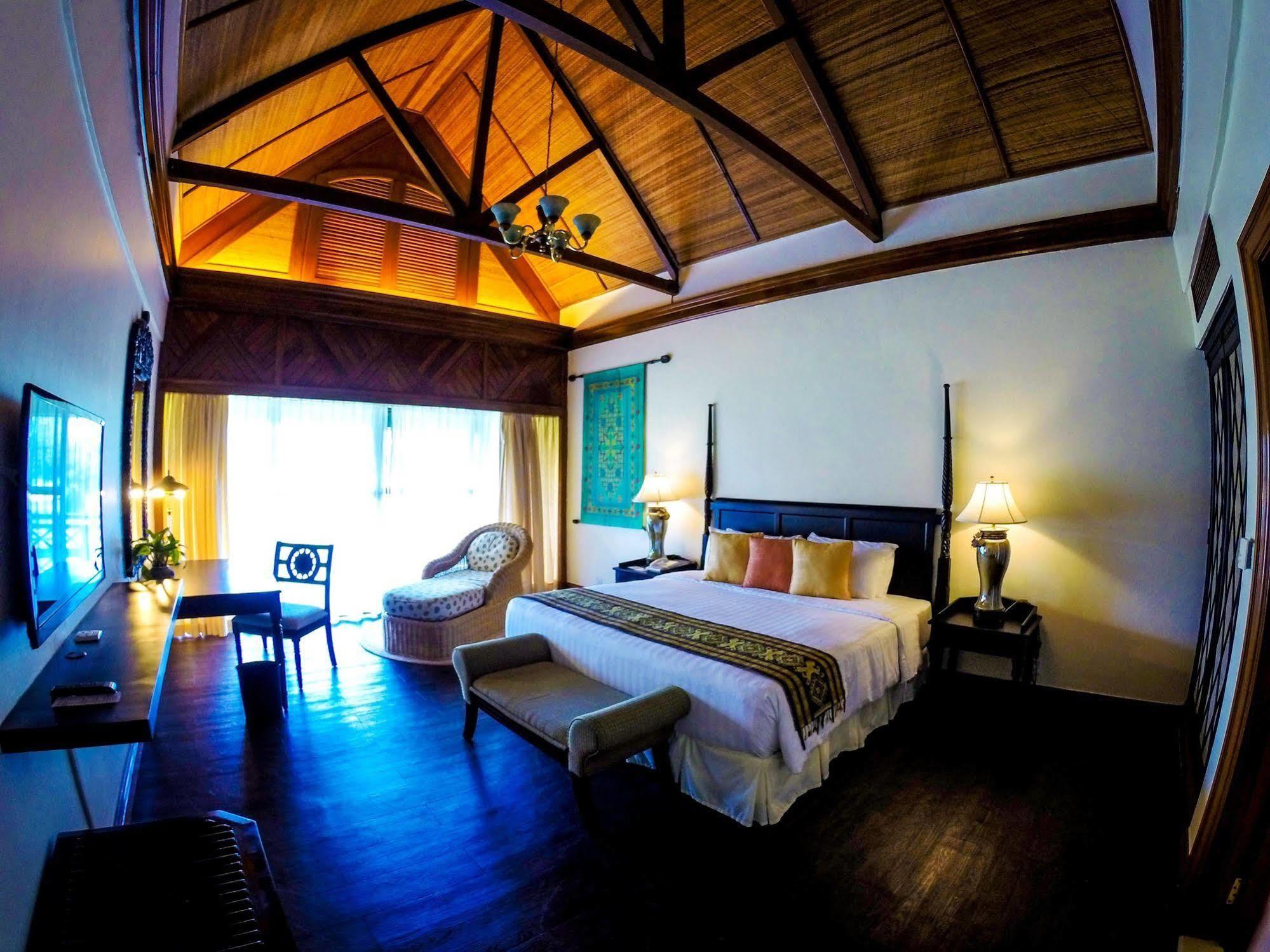 Villa At Nexus Resort & Spa Karambunai Kampong Bikasan Exterior photo