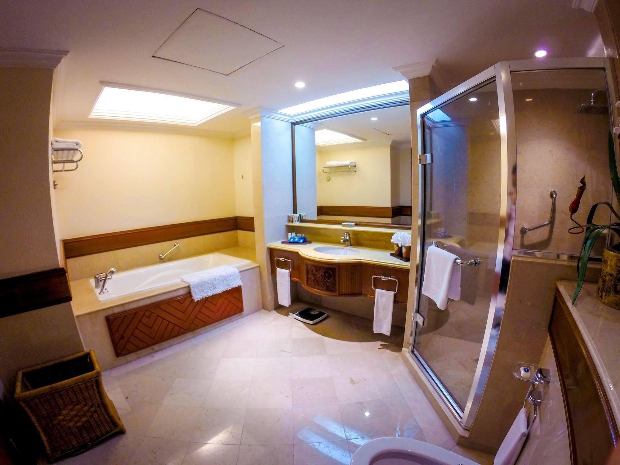 Villa At Nexus Resort & Spa Karambunai Kampong Bikasan Exterior photo